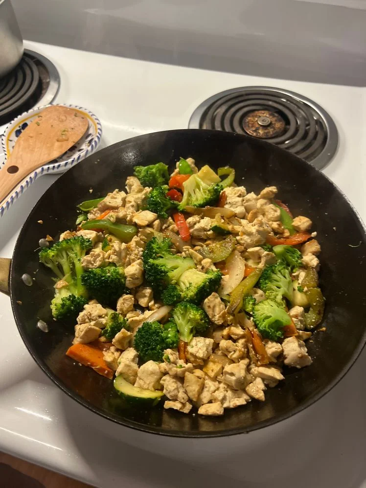hungryroot vegetable tofu stir fry cooked