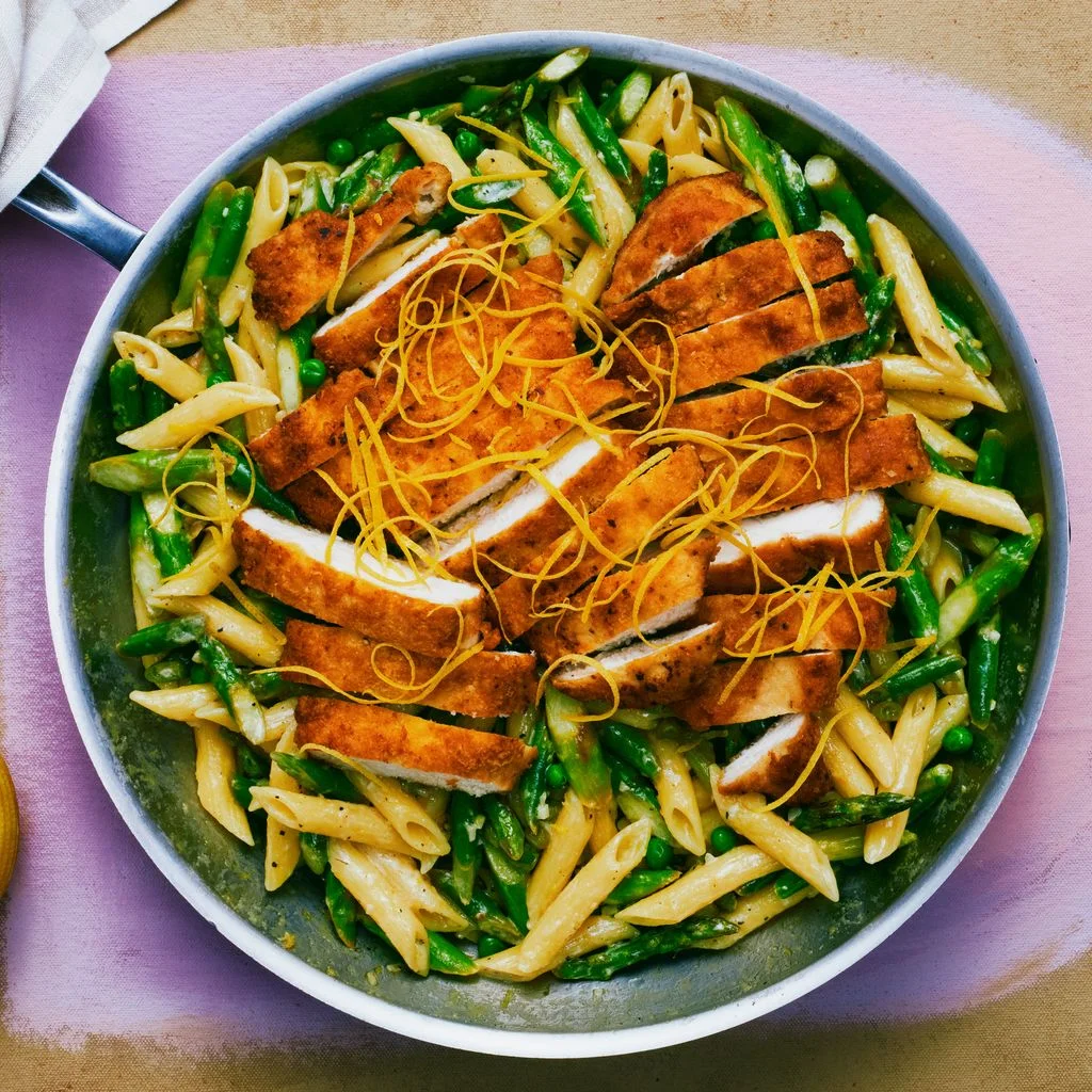 lemonchickenprimavera in a green plate